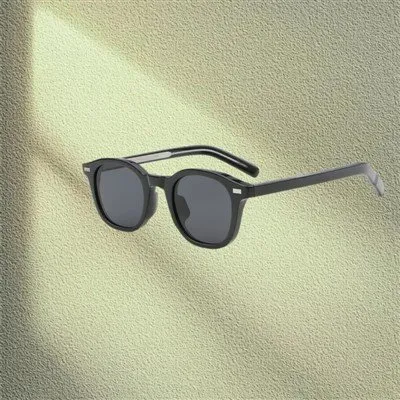 Velike sunčane naočale za mala lica